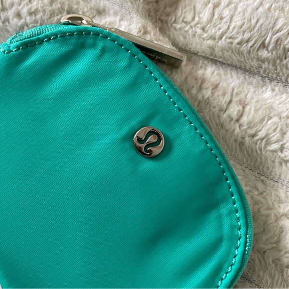 lululemon athletica Teal Dual Pouch Wristlet - Picture 2 of 4